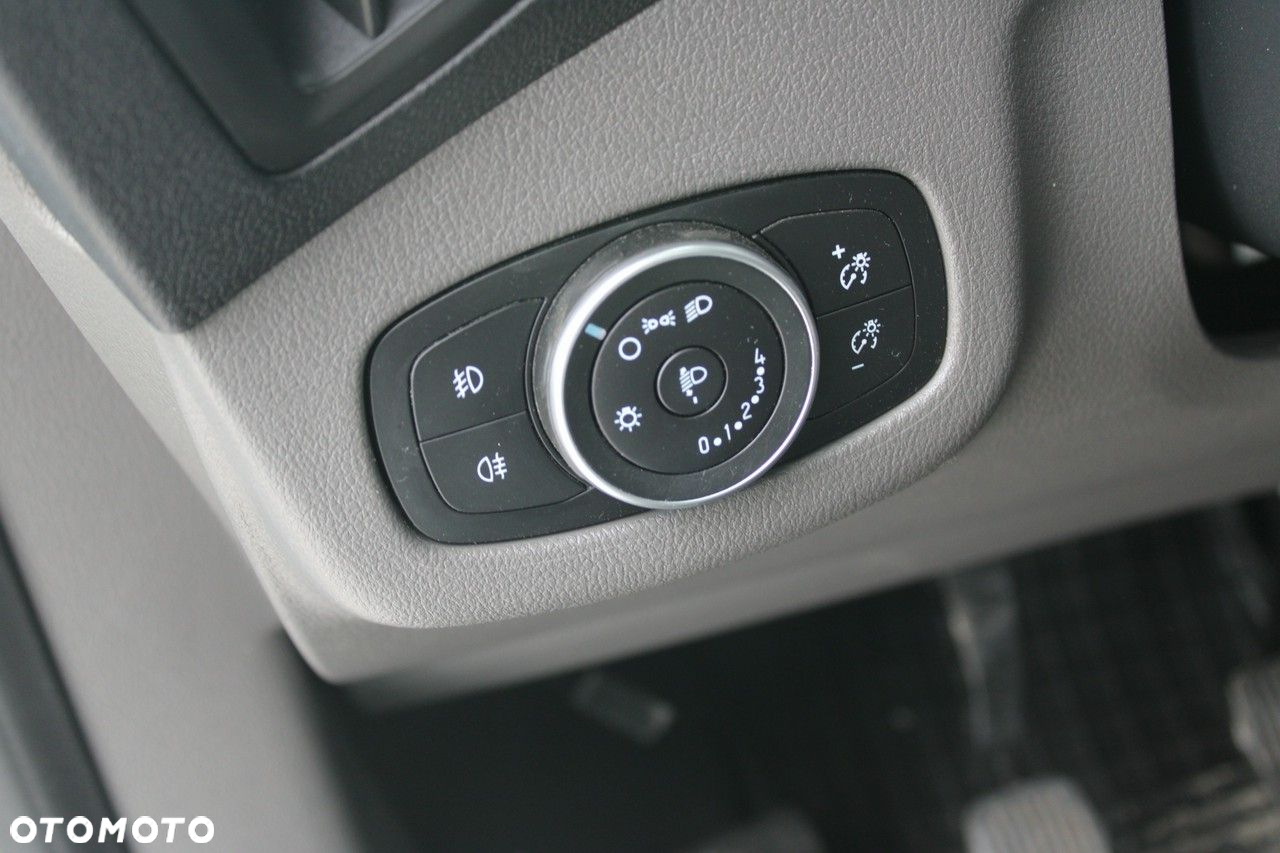 Ford Tourneo Connect - 14