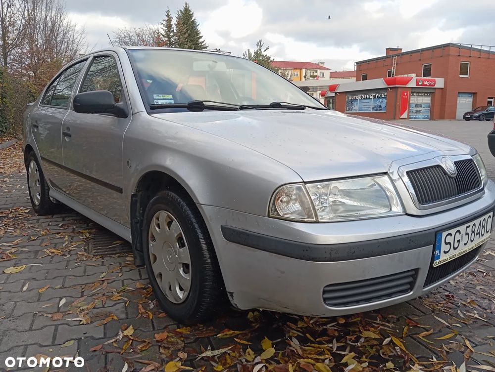 Skoda Octavia 1.6 Tour - 10