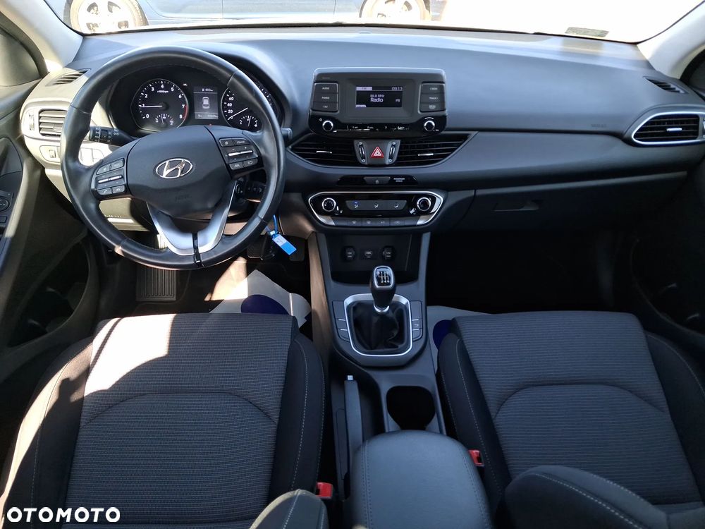 Hyundai i30 1.5 DPI Classic + - 15