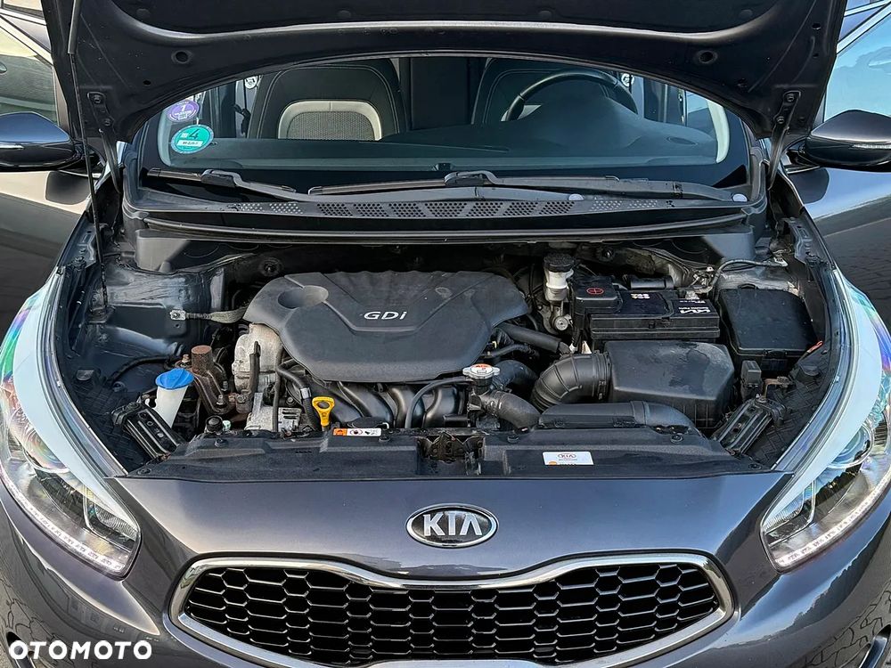 Kia Ceed 1.6 GDI Platinum Edition - 24