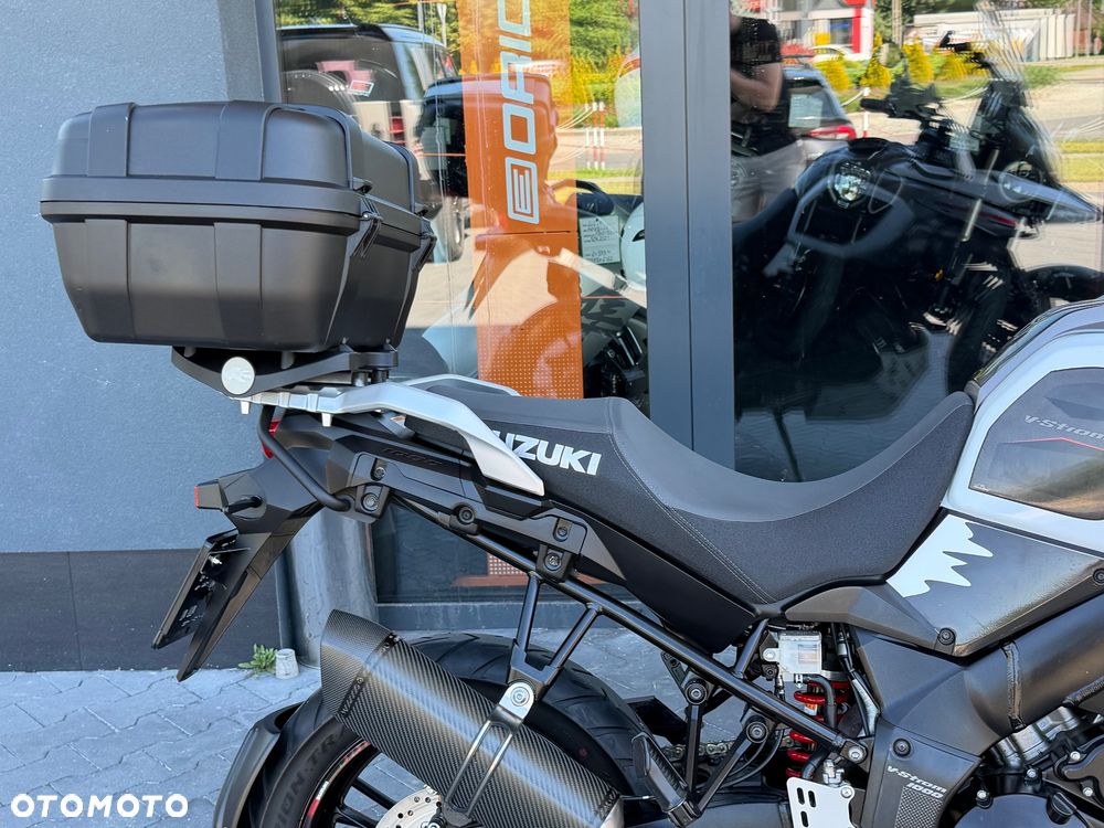 Suzuki V-STROM - 10