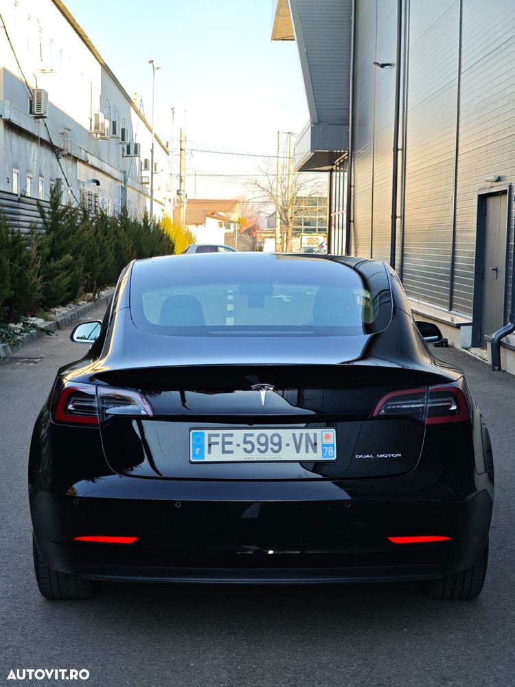 Tesla Model 3 - 4