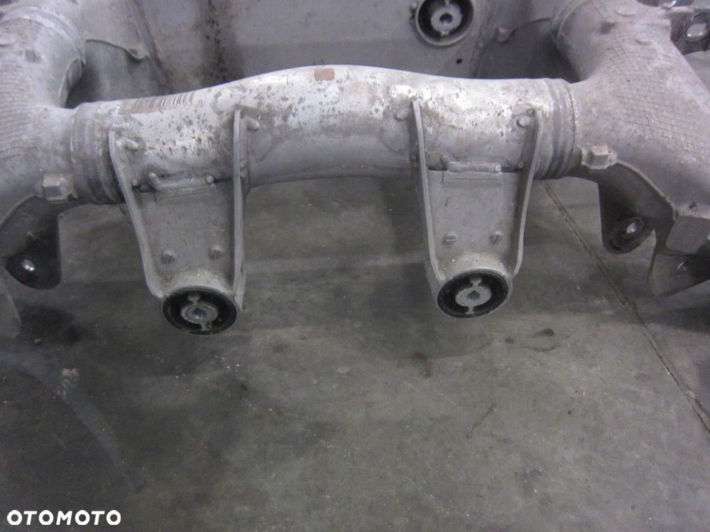 BMW 5 F07 F10 F11 F06 BELKA ZAWIESZENIA TYLNEGO SANKI TYŁ 6799103 6793802 - 7