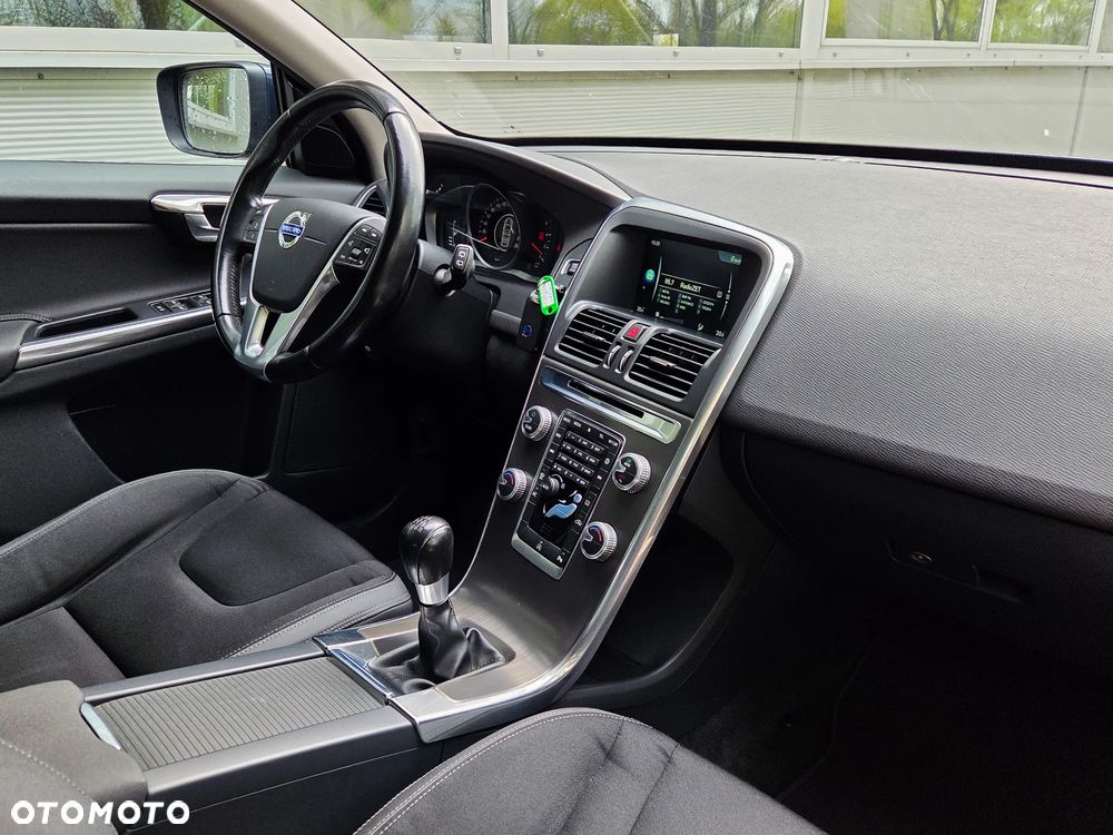 Volvo XC 60 D4 Momentum - 26