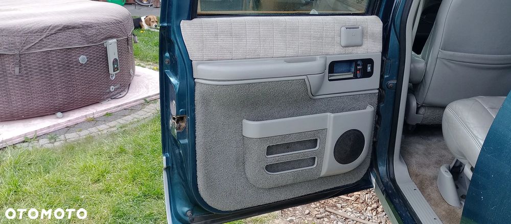 Chevrolet Suburban - 15