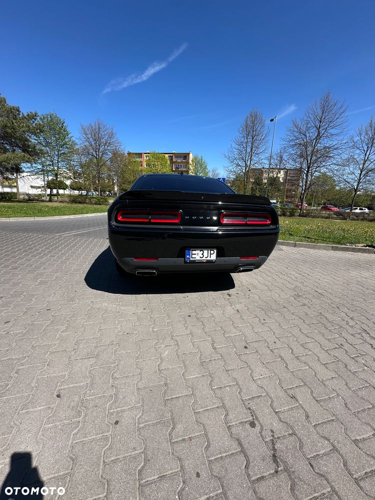 Dodge Challenger - 3