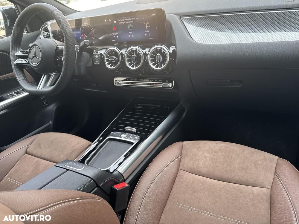 Mercedes-Benz GLA - 13