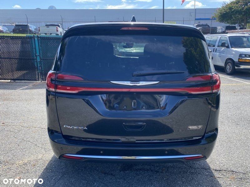 Chrysler Pacifica - 3