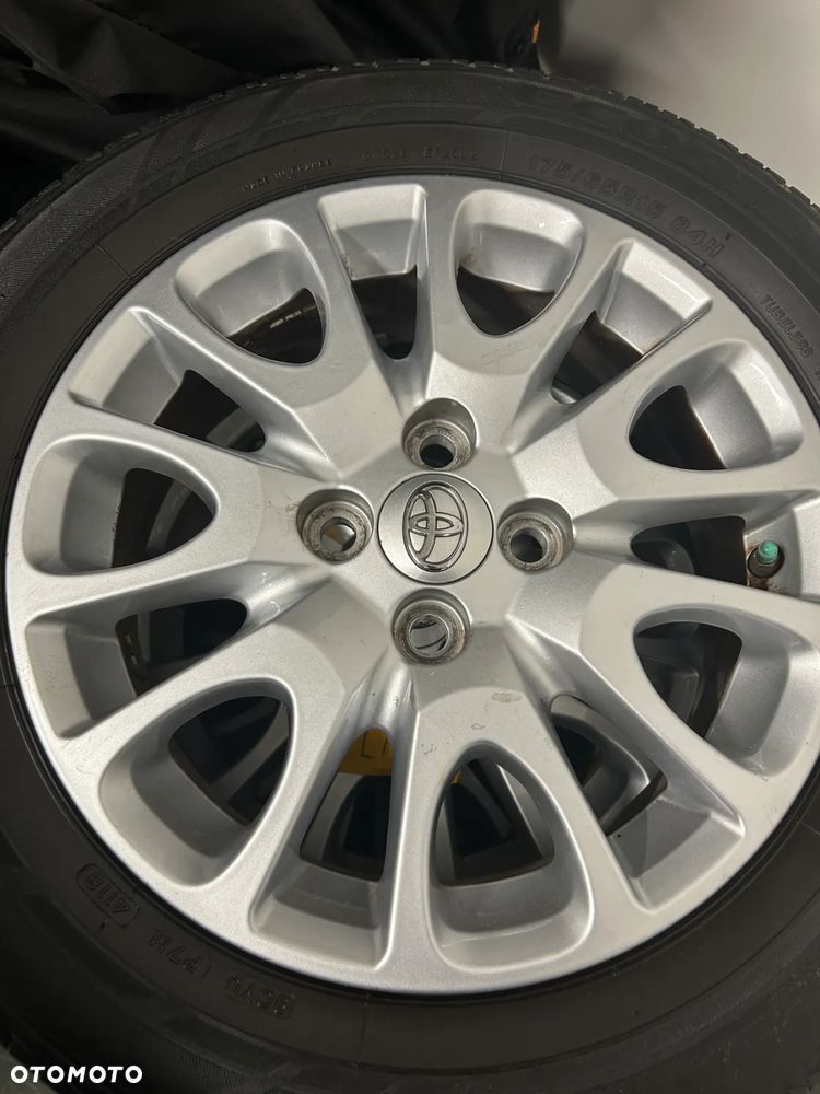 Toyota Yaris 1.5 Premium - 17