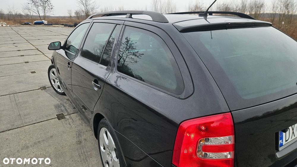 Skoda Octavia 2.0 TDI CR DPF RS - 33