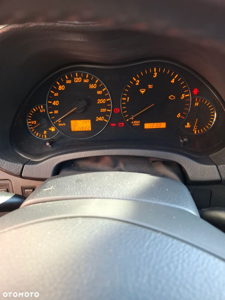 Toyota Avensis 2.0 D-4D Luna - 12