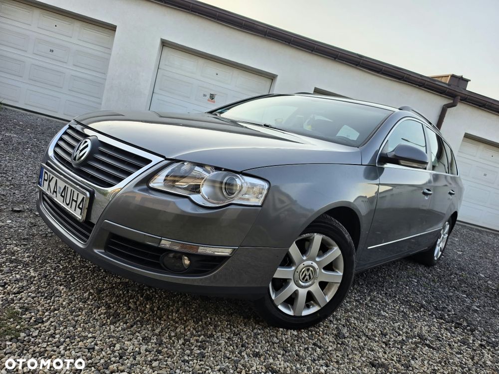 Volkswagen Passat - 1