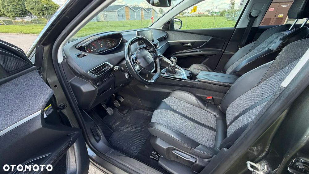 Peugeot 3008 1.6 BlueHDi Allure S&S - 26
