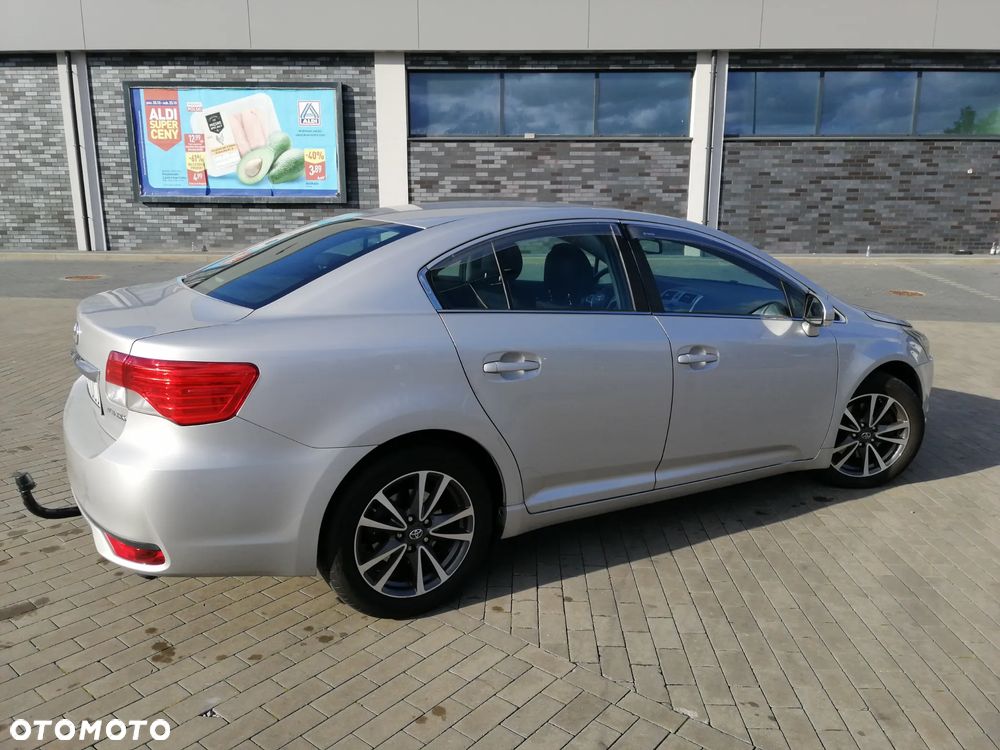 Toyota Avensis 2.2 D-4D Premium - 15