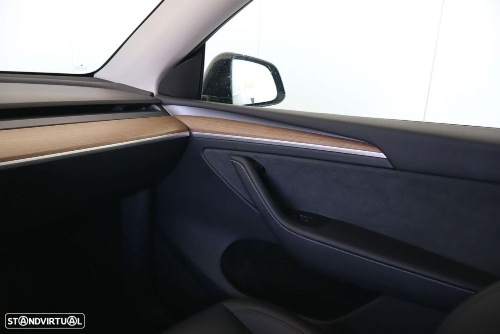 Tesla Model Y Performance Tração Integral - 32