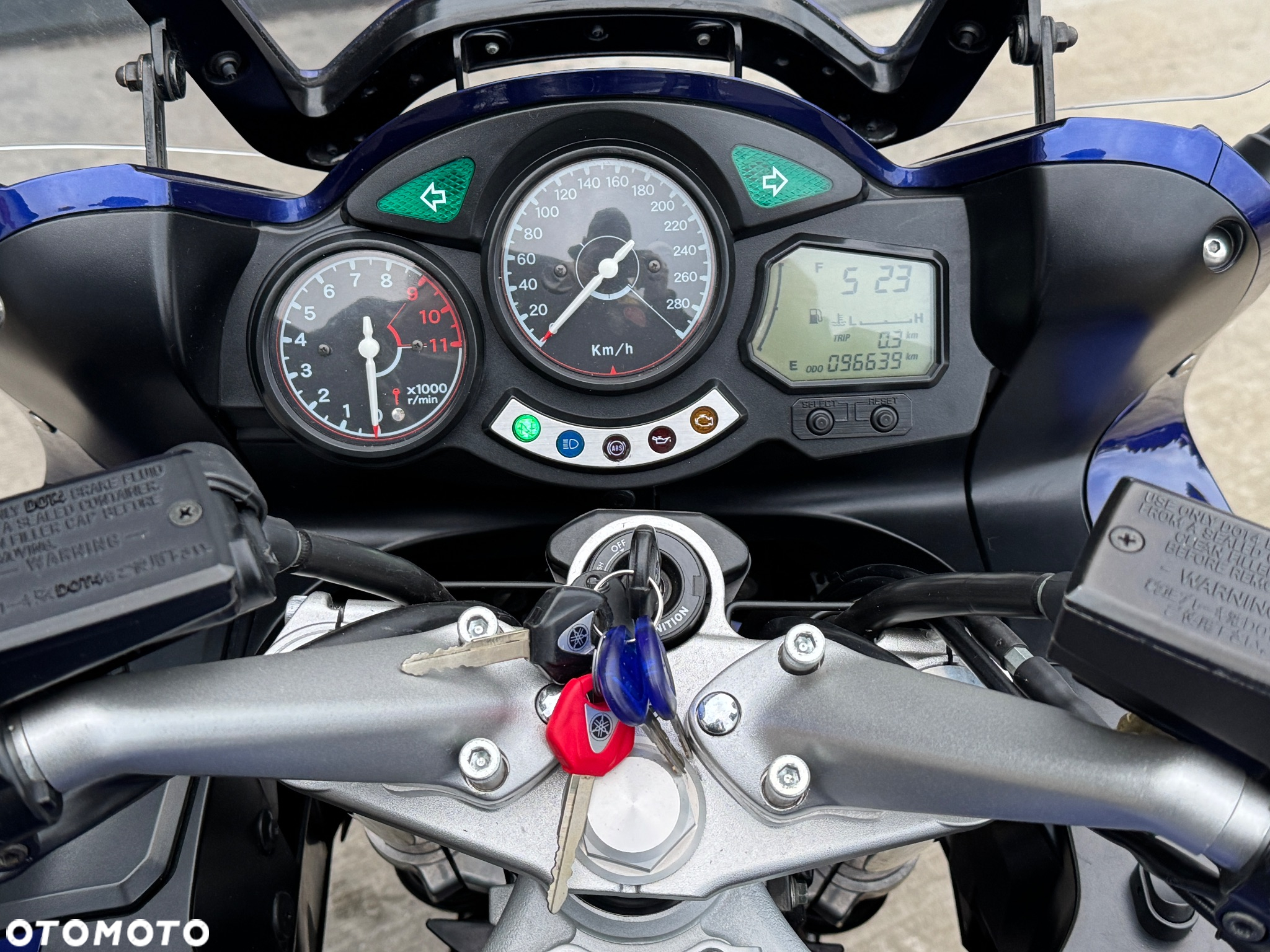 Yamaha FJR - 16
