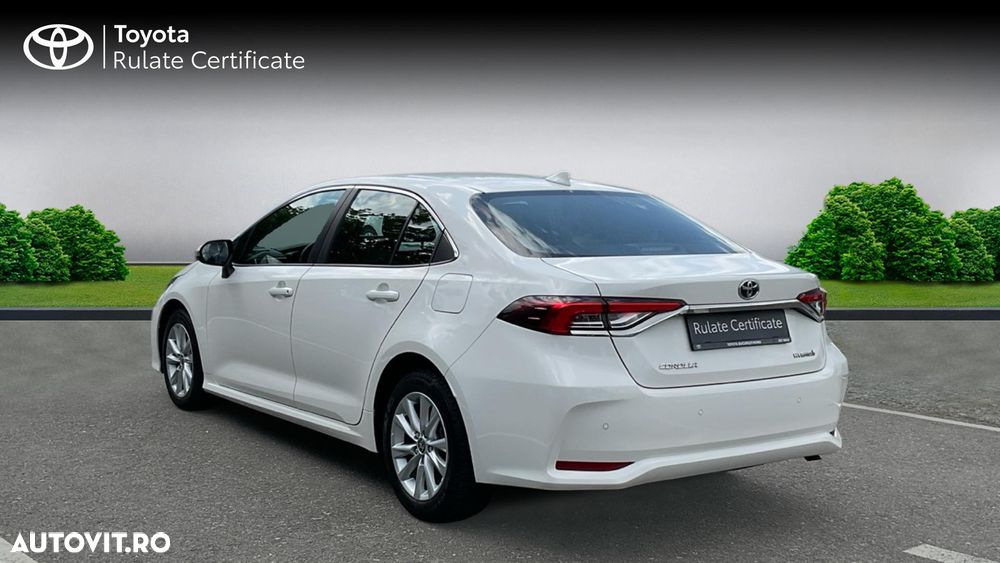Toyota Corolla 1.8 HSD Business - 8