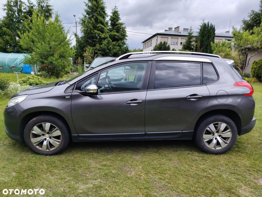 Peugeot 2008 1.2 Pure Tech Style S&S - 2