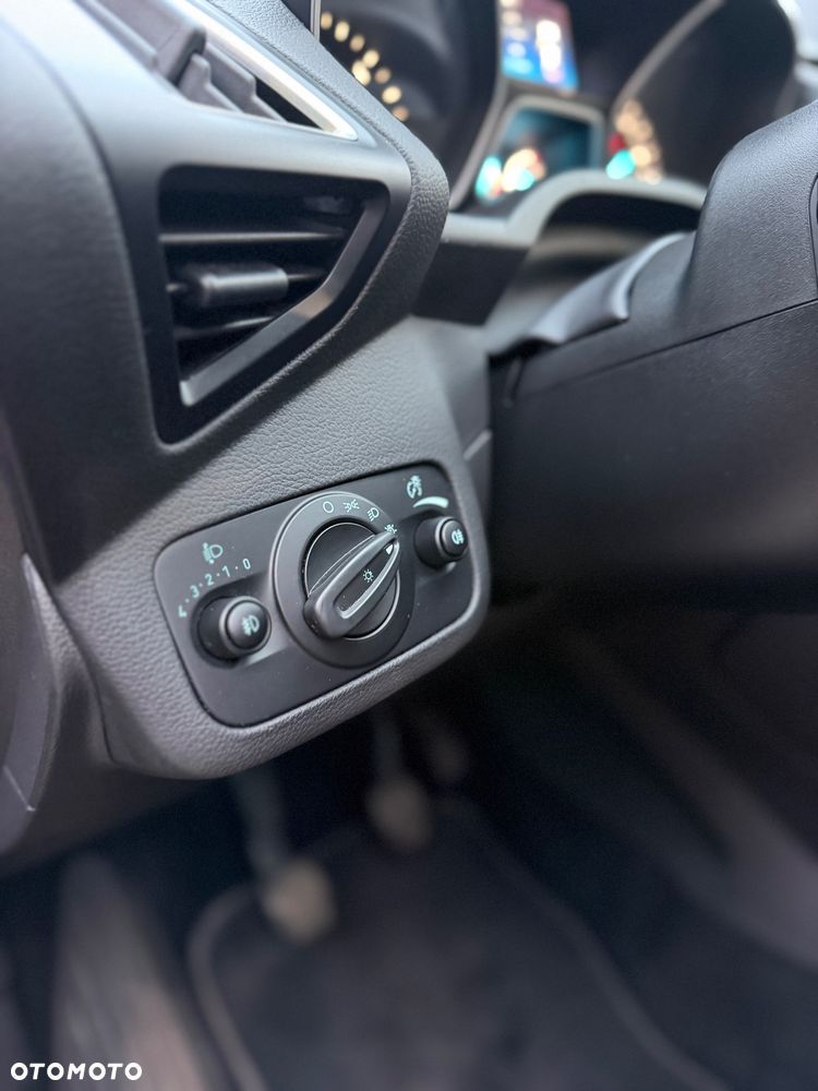 Ford Kuga - 25