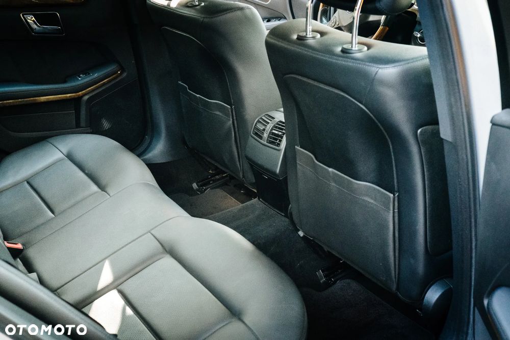 Mercedes-Benz Klasa E 350 4-Matic Elegance - 23