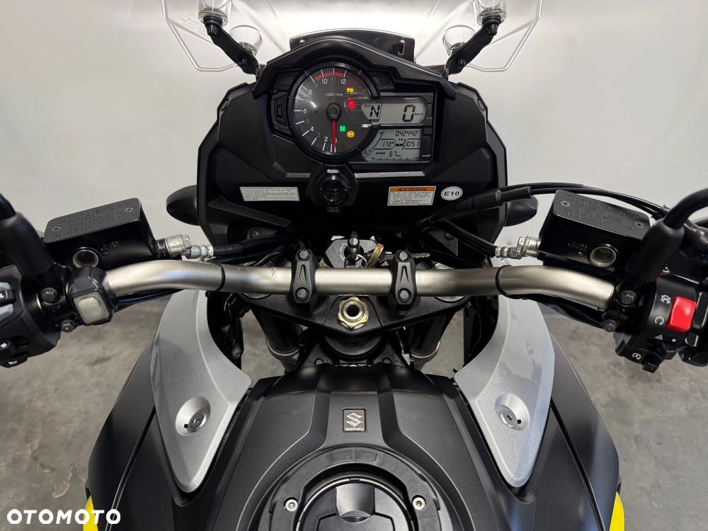 Suzuki V-STROM - 8