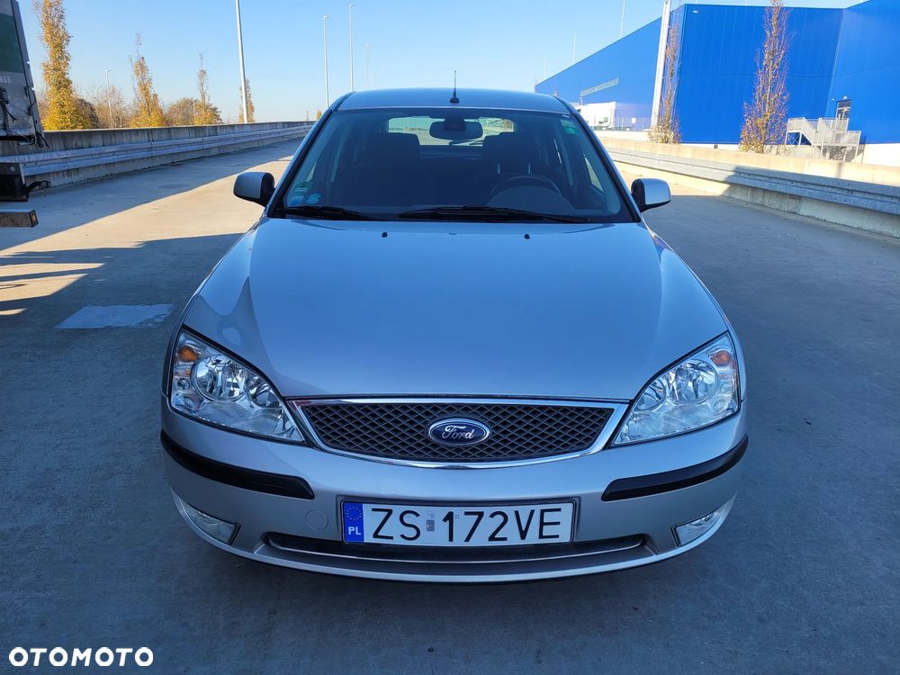 Ford Mondeo 1.8 Ghia - 21