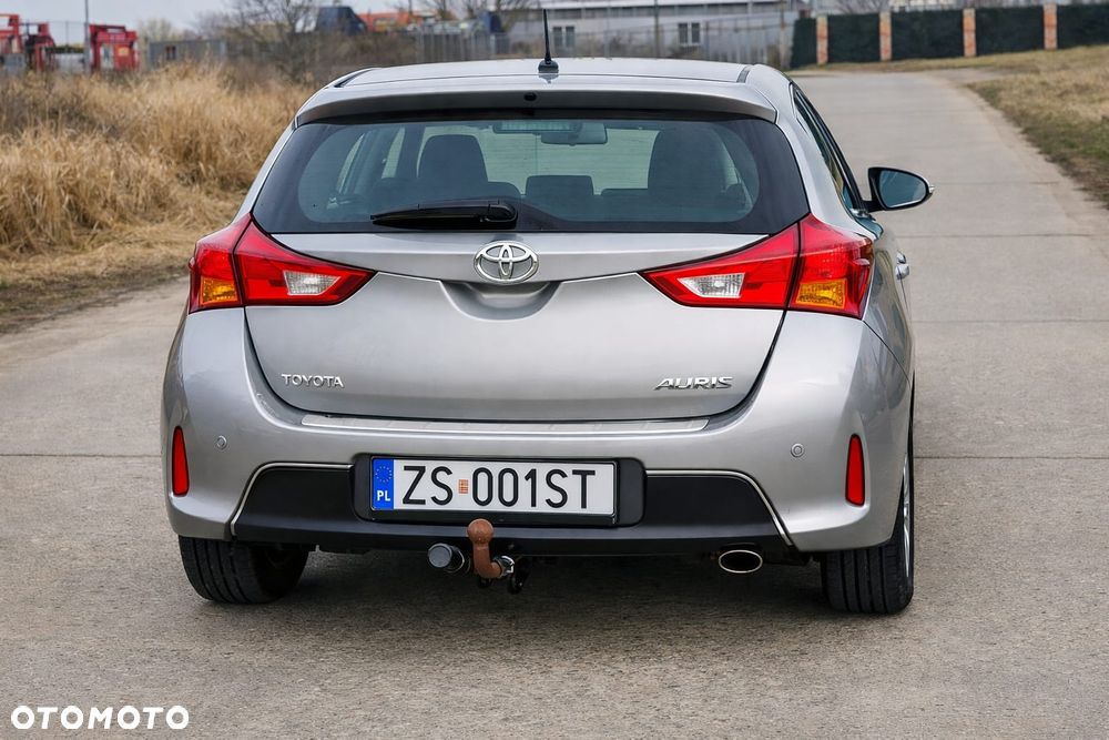 Toyota Auris 1.6 Premium Comfort - 2