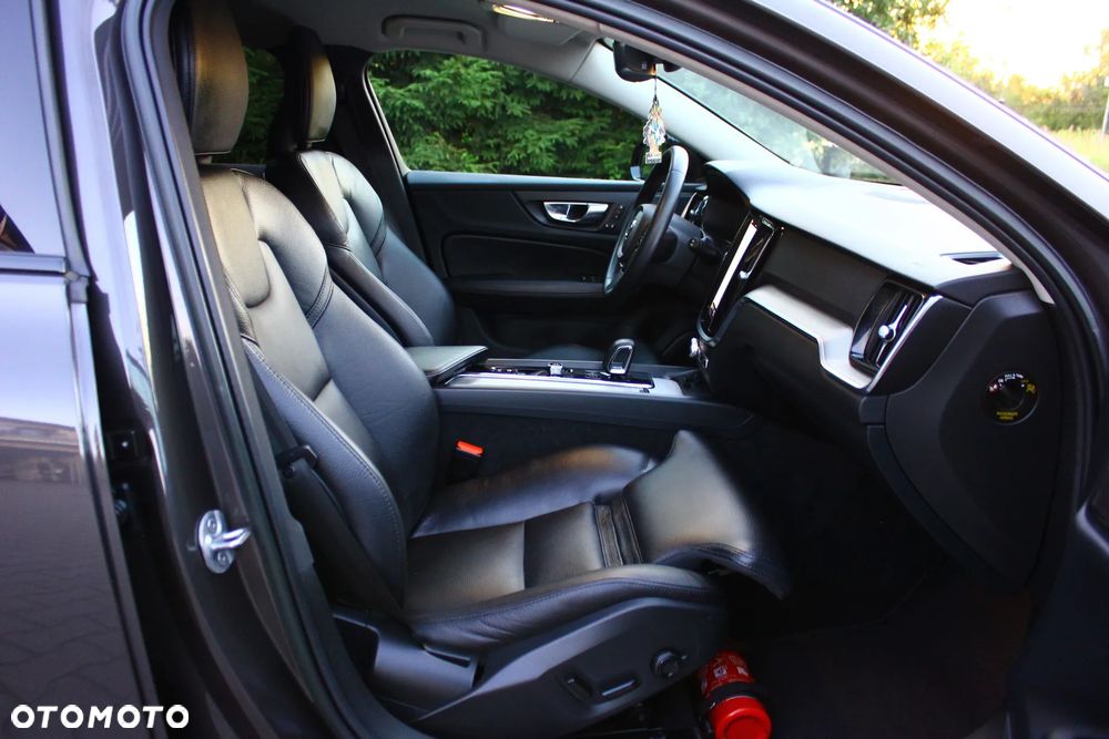Volvo V60 B4 D Geartronic RDesign - 39