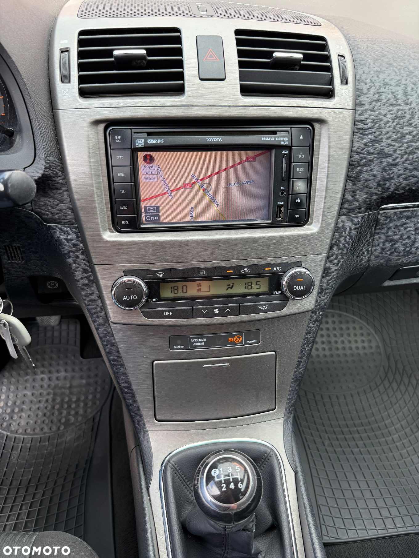 Toyota Avensis 1.8 Sol NAVI - 7