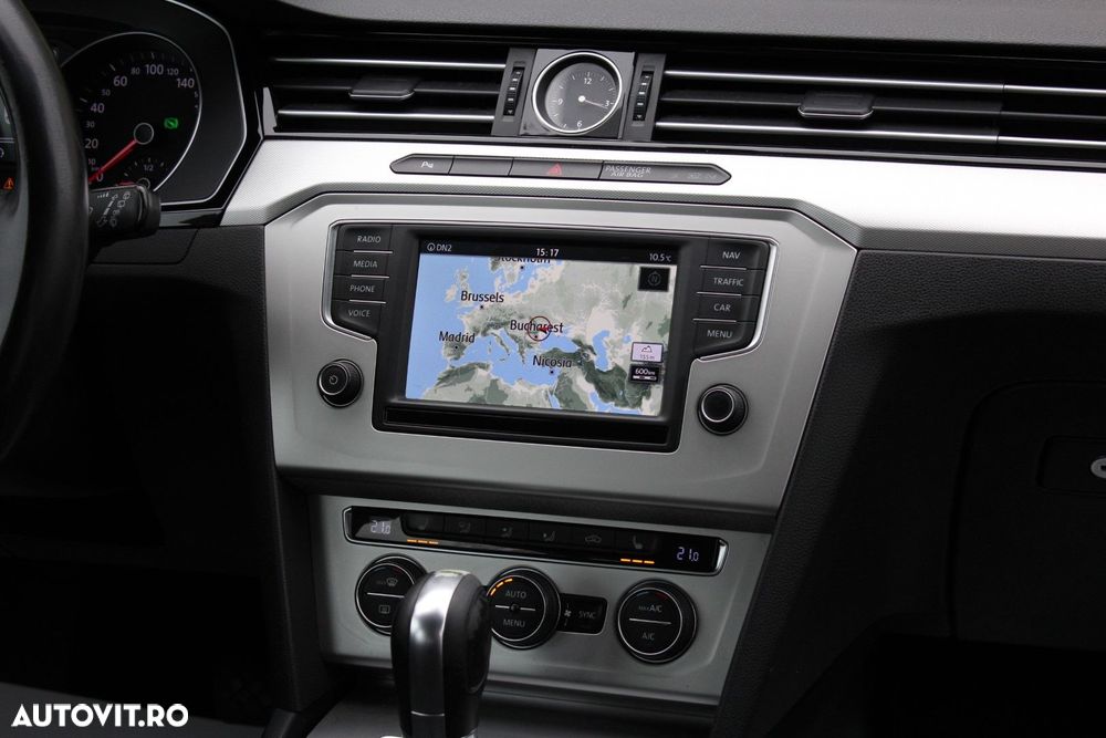 Volkswagen Passat - 15