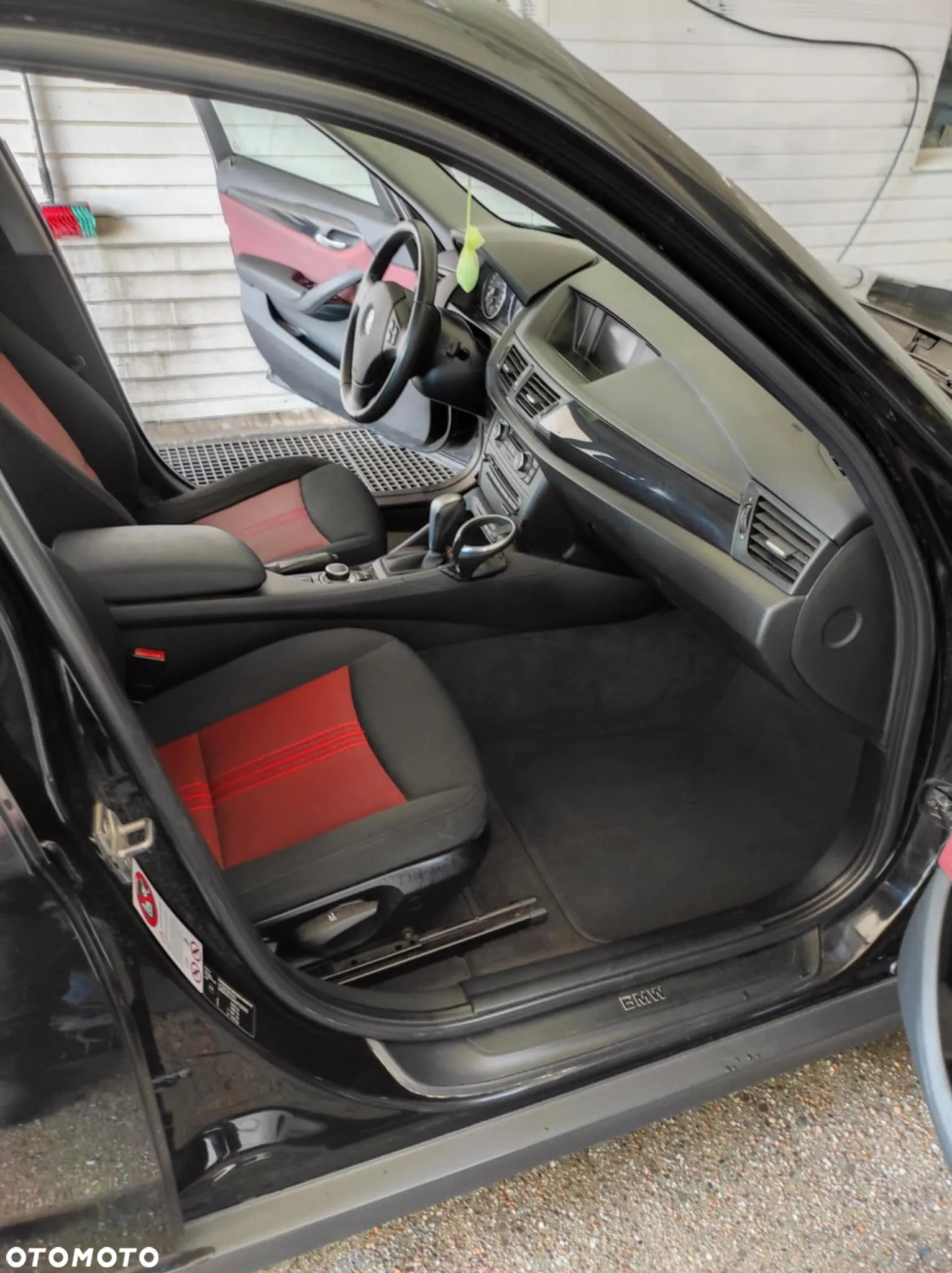 BMW X1 sDrive18d - 11
