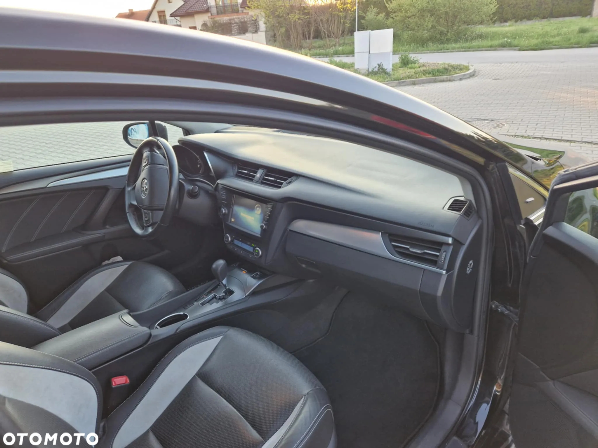 Toyota Avensis 2.0 Prestige MS - 25