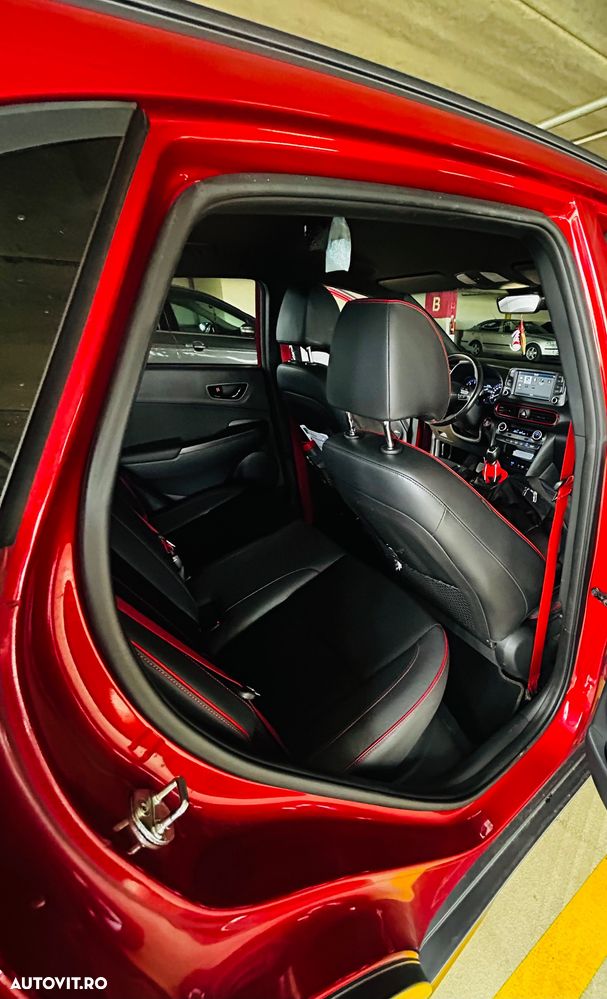 Hyundai KONA - 12