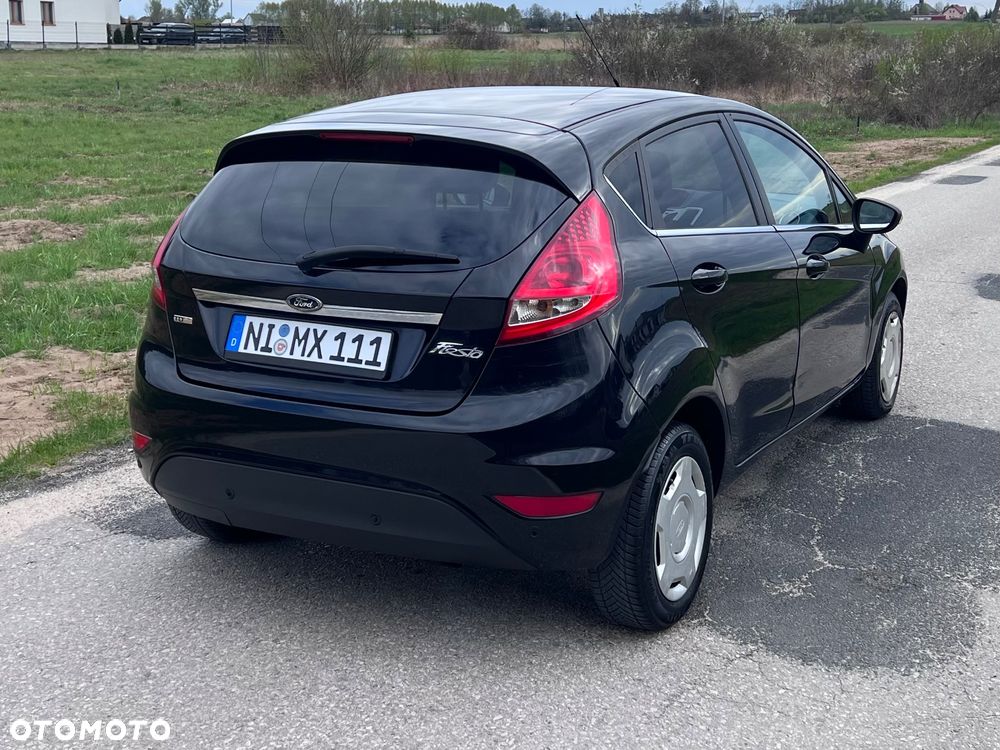 Ford Fiesta 1.6 TDCi DPF Titanium - 6