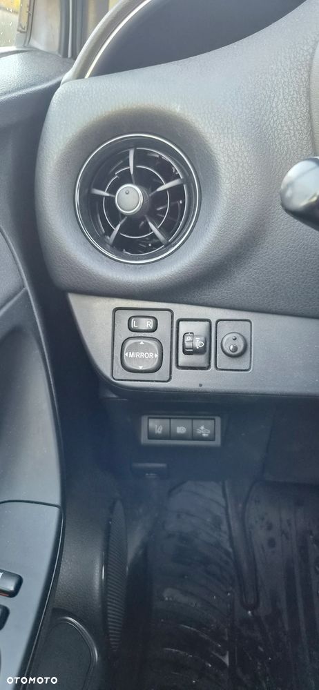 Toyota Yaris - 13