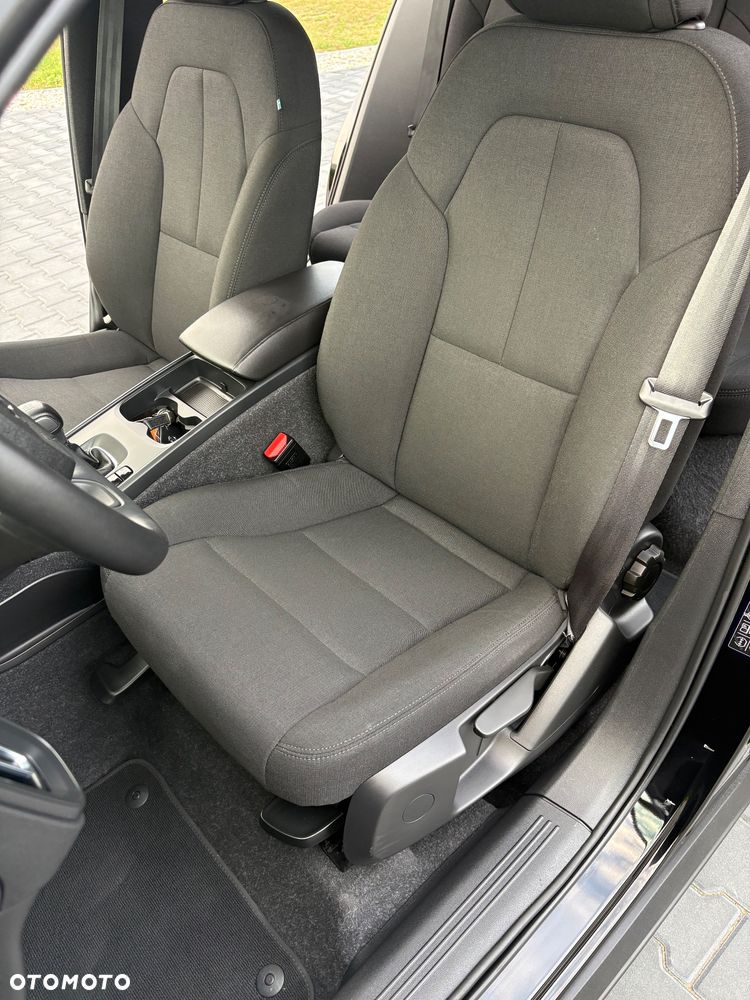 Volvo XC 40 T3 Momentum Pro - 34