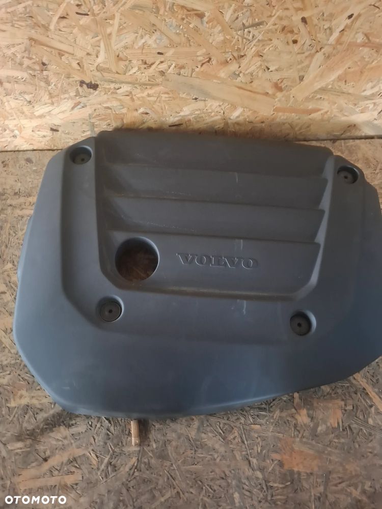 VOLVO XC40 górna pokrywa osłona silnika mHEV 32335078 - 1