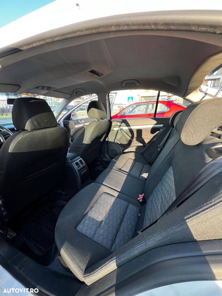 Skoda Octavia 1.6 TDI ELEGANCE - 18