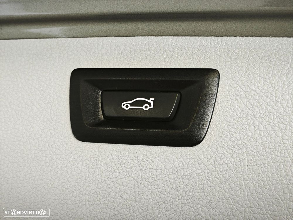 BMW 318 d Touring Line Luxury - 14