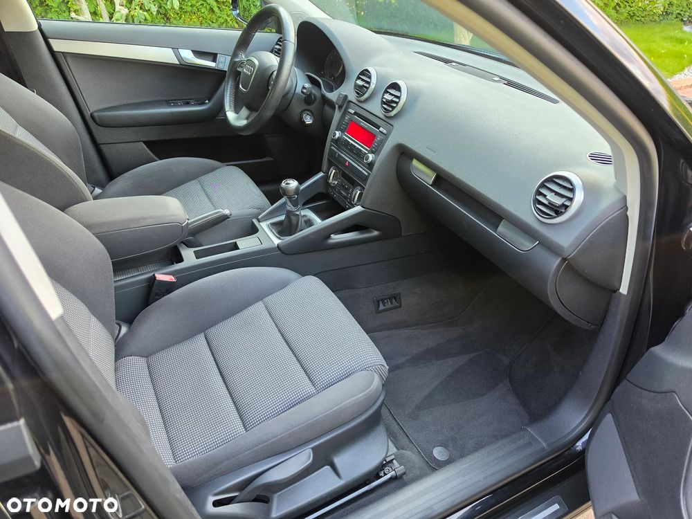 Audi A3 Sportback 1.6 Ambition - 19