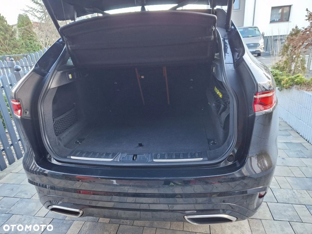 Jaguar F-Pace - 16