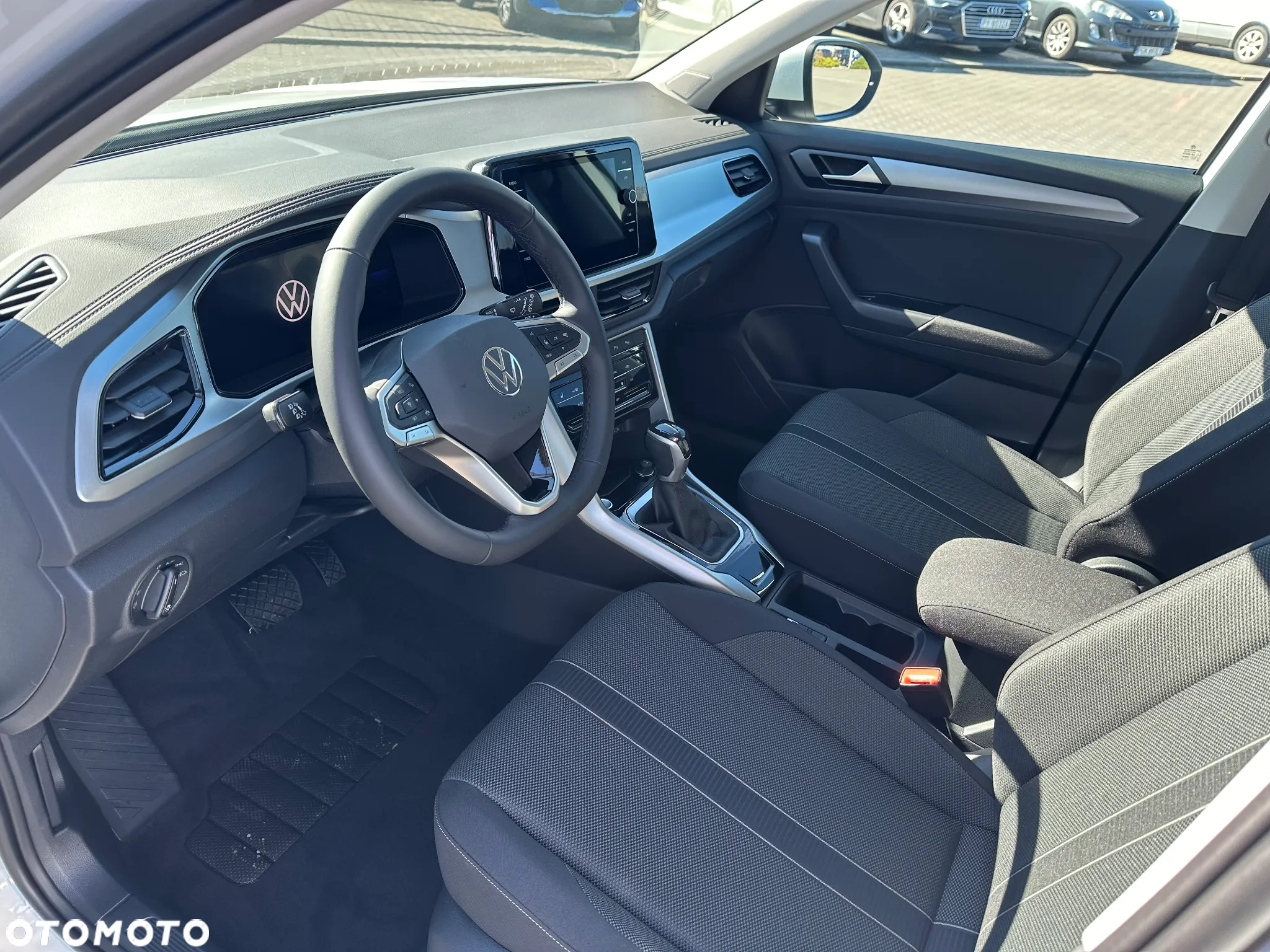 Volkswagen T-Roc - 11
