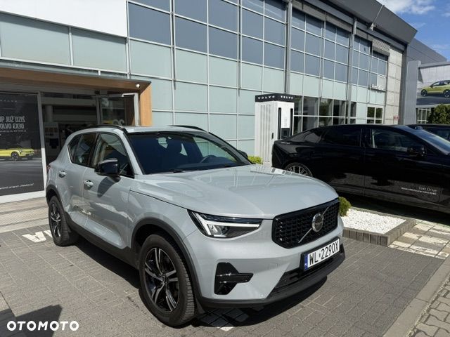 Volvo XC 40 B3 Plus Dark - 21