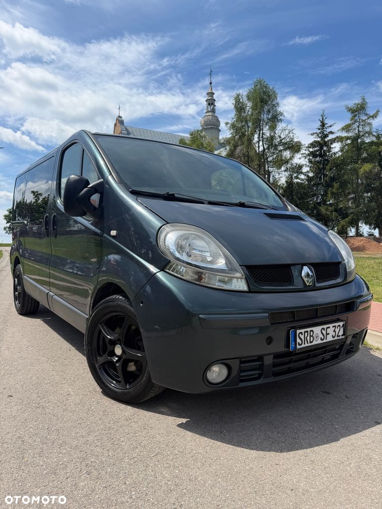Renault Trafic Passenger - 2