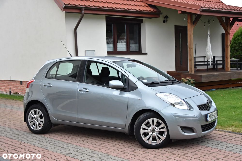 Toyota Yaris 2011 photo 4