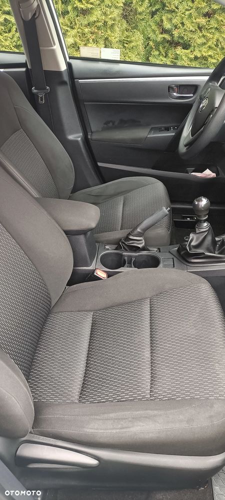 Toyota Corolla - 10