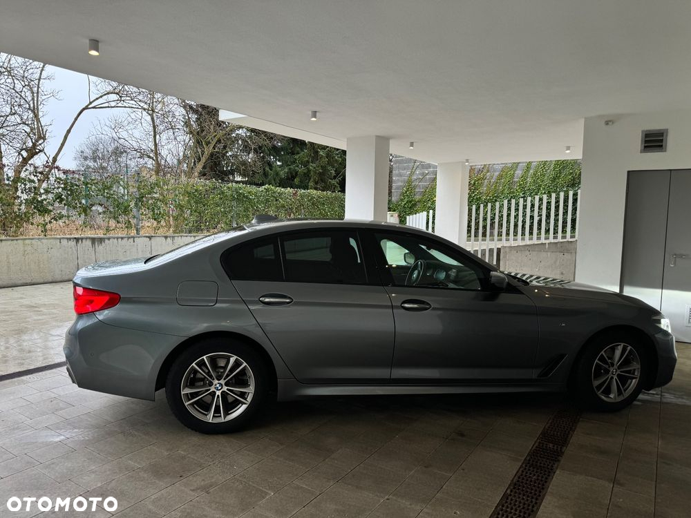 BMW Seria 5 520d xDrive - 4