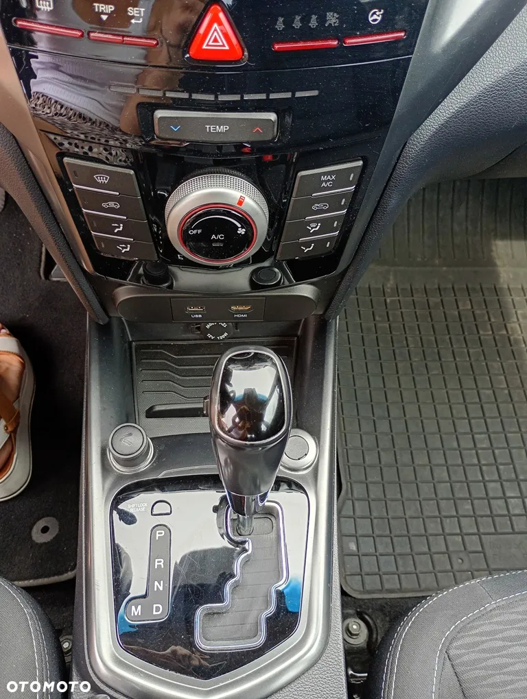 SsangYong/KGM XLV - 12
