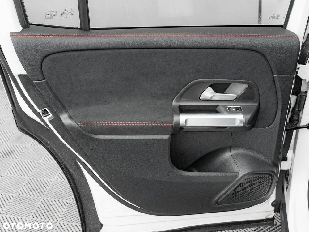 Mercedes-Benz GLB - 23