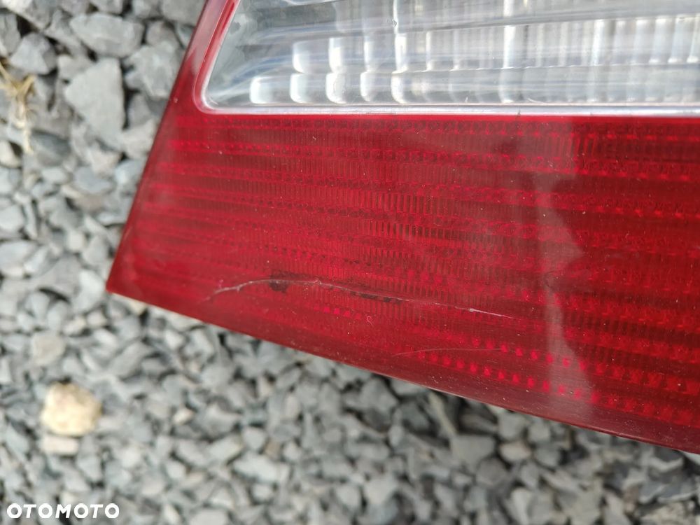 MERCEDES W209 CLK Lampa Tylna Tył Prawa Pęknięta - 4